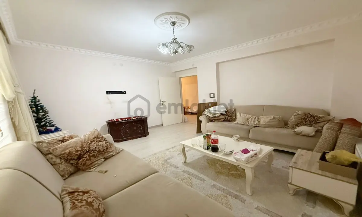 Özgürlük Caddesinde Asansörlü Yeni Bina Ebevyn Banyolu Boş Daire - 8