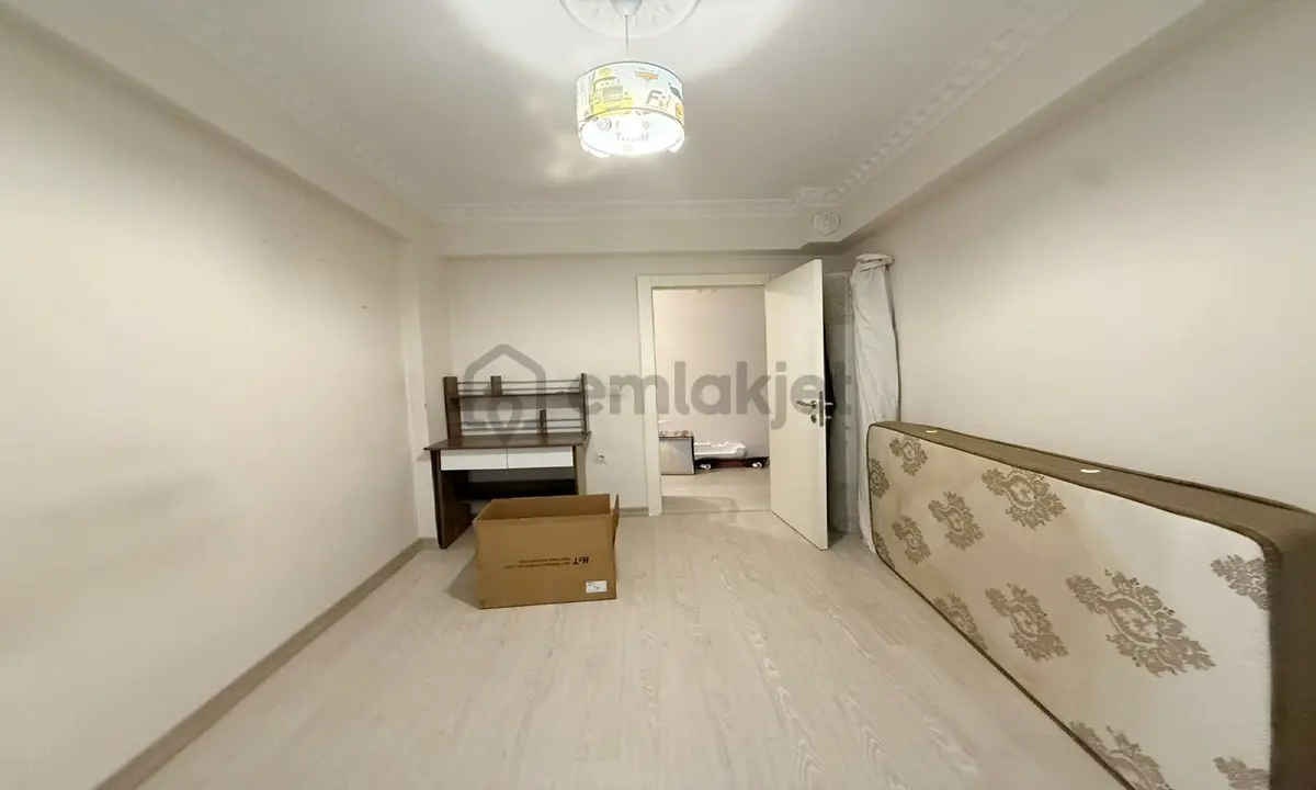 Özgürlük Caddesinde Asansörlü Yeni Bina Ebevyn Banyolu Boş Daire - 16
