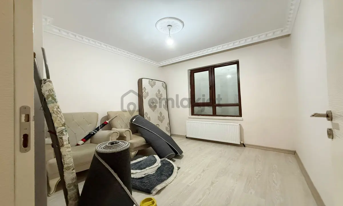 Özgürlük Caddesinde Asansörlü Yeni Bina Ebevyn Banyolu Boş Daire - 21