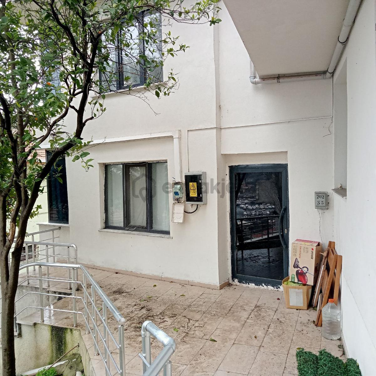 İstinye Koru Mahallesi'nde Komple Kiralık .bina - 9