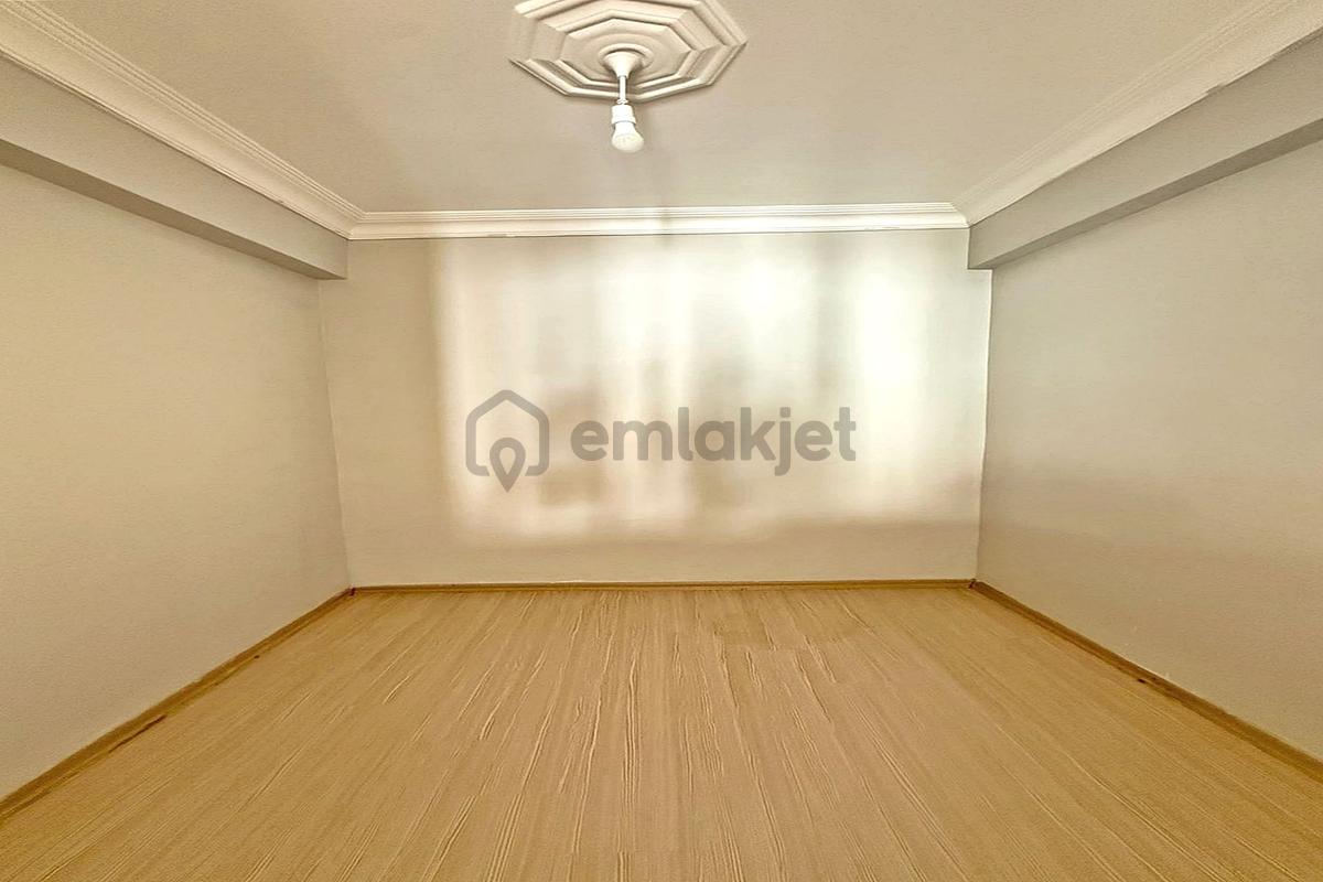 Bahçeşehir'in Dibinde Satılık 2+1 Ara Kat Daire - 17