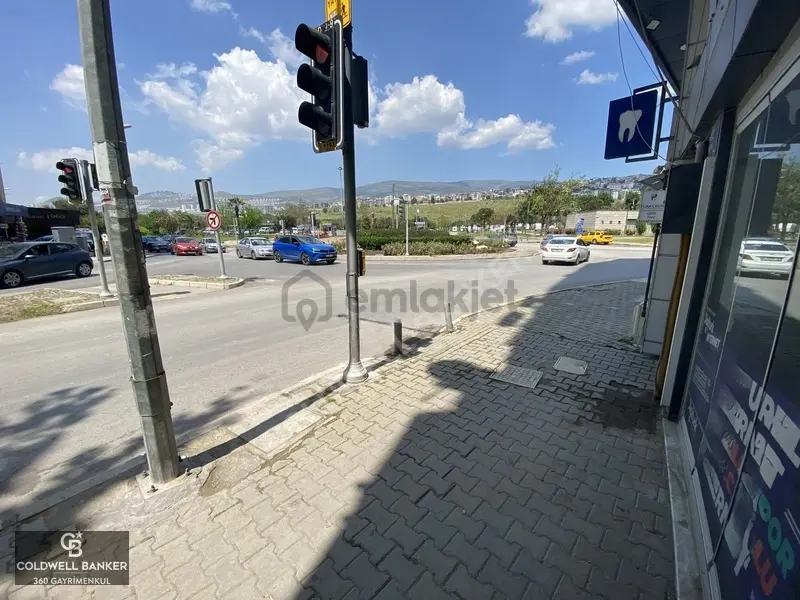 Bornova, Ergene Mah., 70 M2 Batarlı Satılık Dükkan - 32