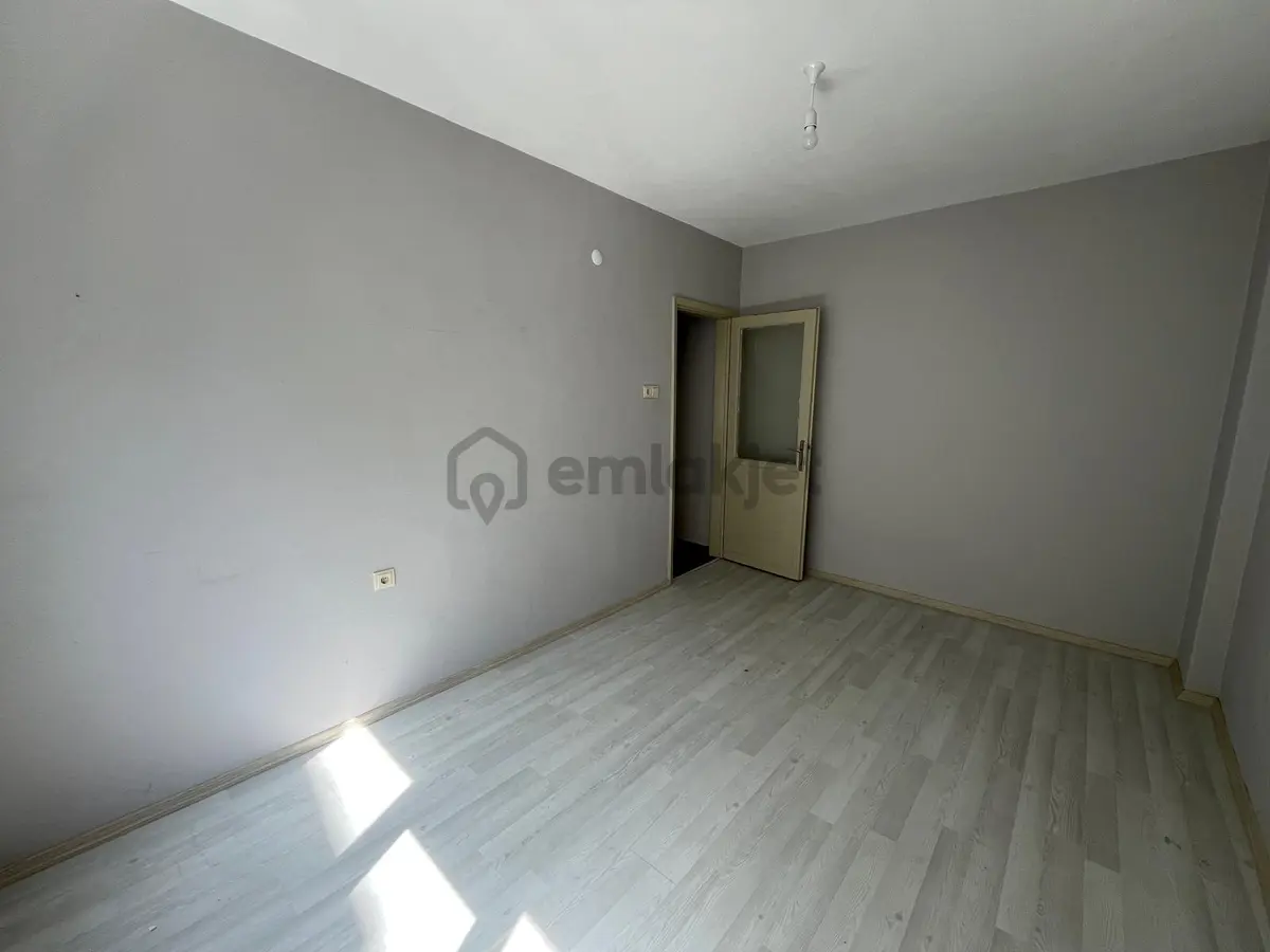 Meydan'da Kiralık 2+1 Tadilatlı Fırsat Daire - 15