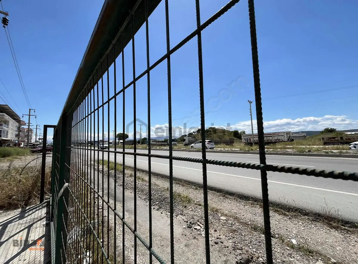 Soma Asfaltına Sıfır Ticari Amaçlı Arsa - 5