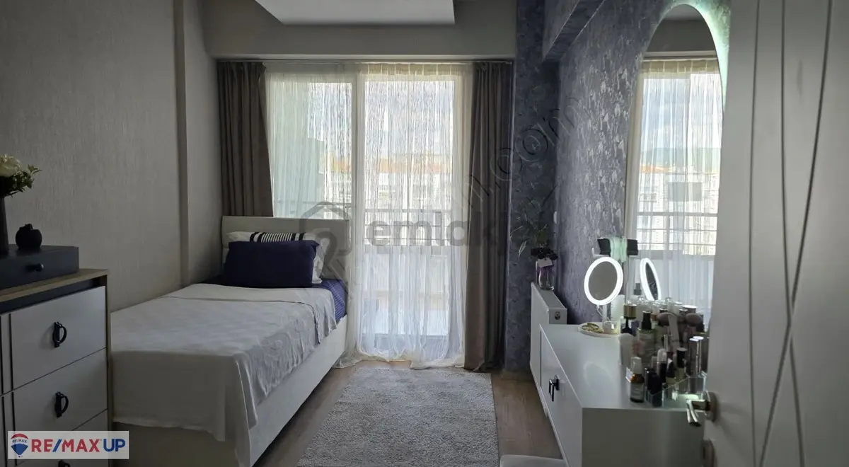 Torbalı Şeker Sitesinde 160 M² Net Kullanım Alanlı Geniş 3+1! - 13