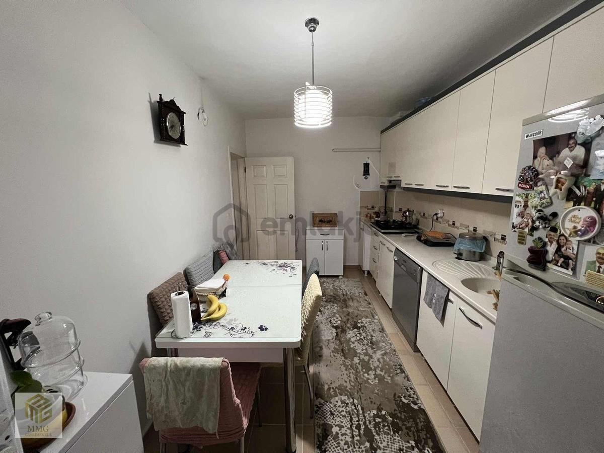 Ata Mah.'de Site İçerisinde Cadde Üzeri Manzaralı Ara Kat Daire - 10