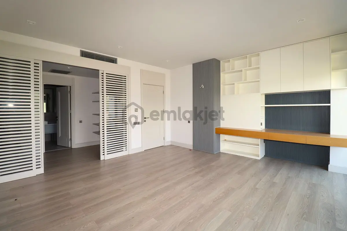 Konyaaltı'nda Modern Site İçerisinde 3 Katlı Villa - 18