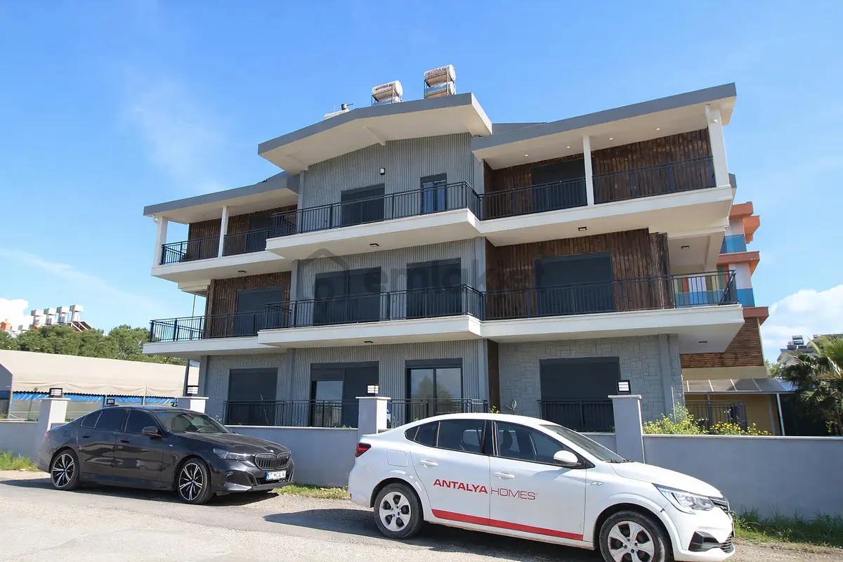 Antalya Side'de Plaja Yürüme Mesafesinde Şık Daireler