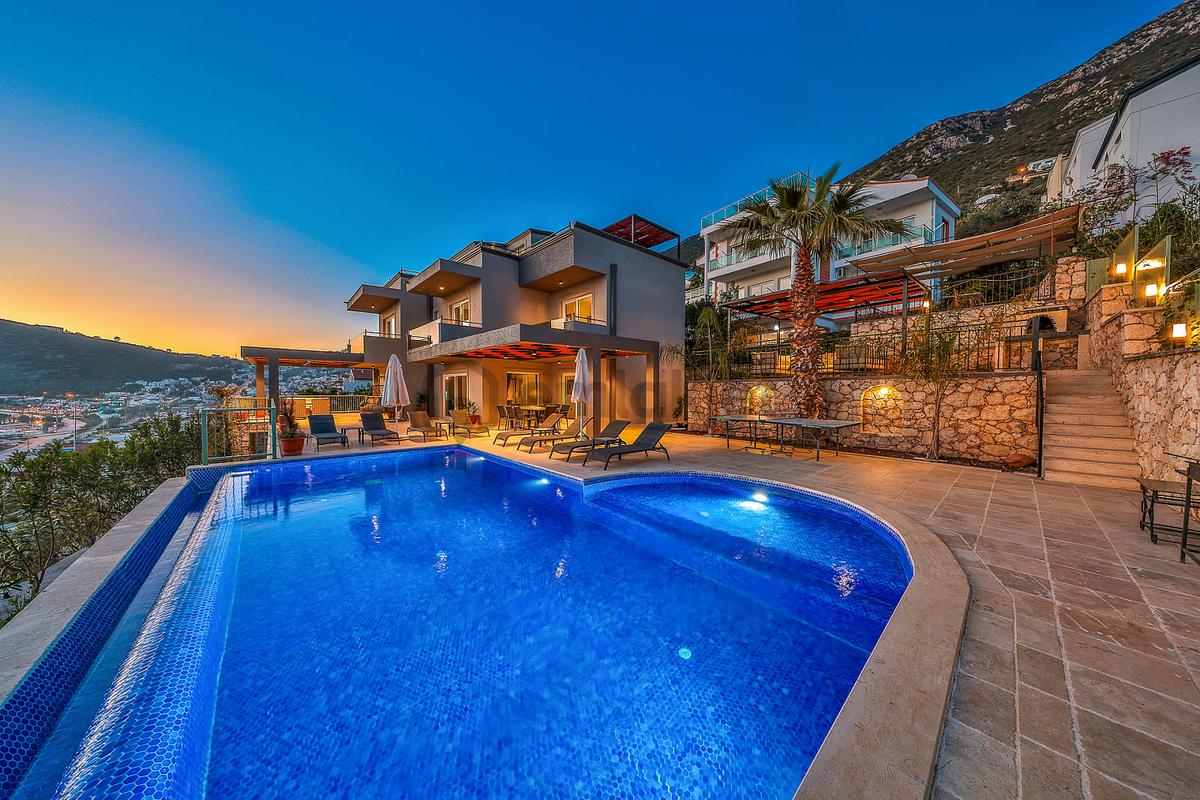 Kaş Kalkan'da Sonsuzluk Havuzlu 4+1 Lüks Villa - 6