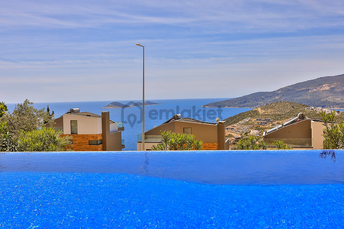 Kaş Kalkan'da Sonsuzluk Havuzlu 4+1 Lüks Villa - 2
