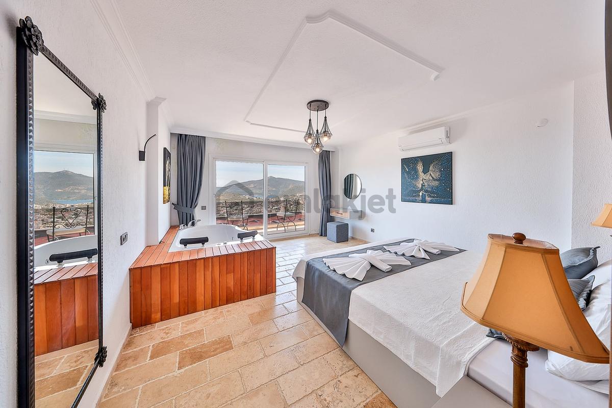 Kaş Kalkan'da Sonsuzluk Havuzlu 4+1 Lüks Villa - 27