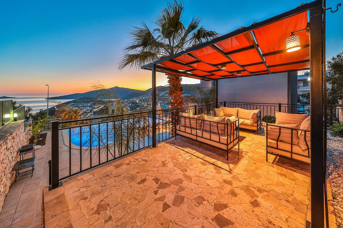 Kaş Kalkan'da Sonsuzluk Havuzlu 4+1 Lüks Villa - 10