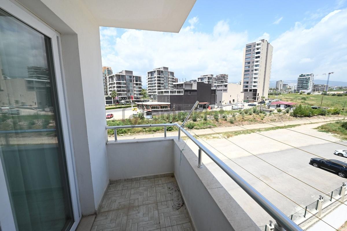 Üstünkent'ten 34. Cadde Üzerinde Satılık Full Eşyalı 1+1 Daire - 29