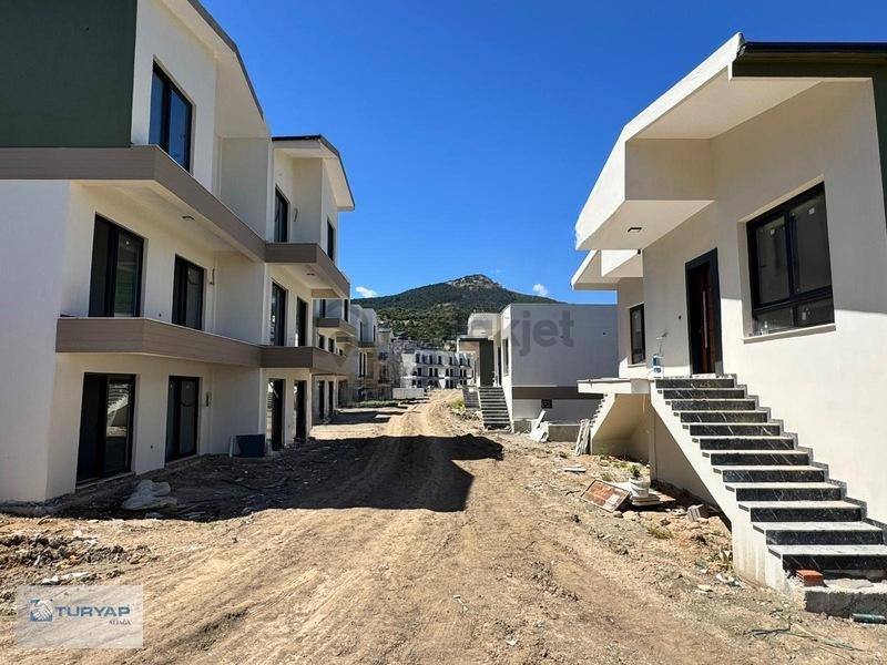 Yenifoça Da Site İçerisinde Satılık 2+1 Daire Fırsatı - 2