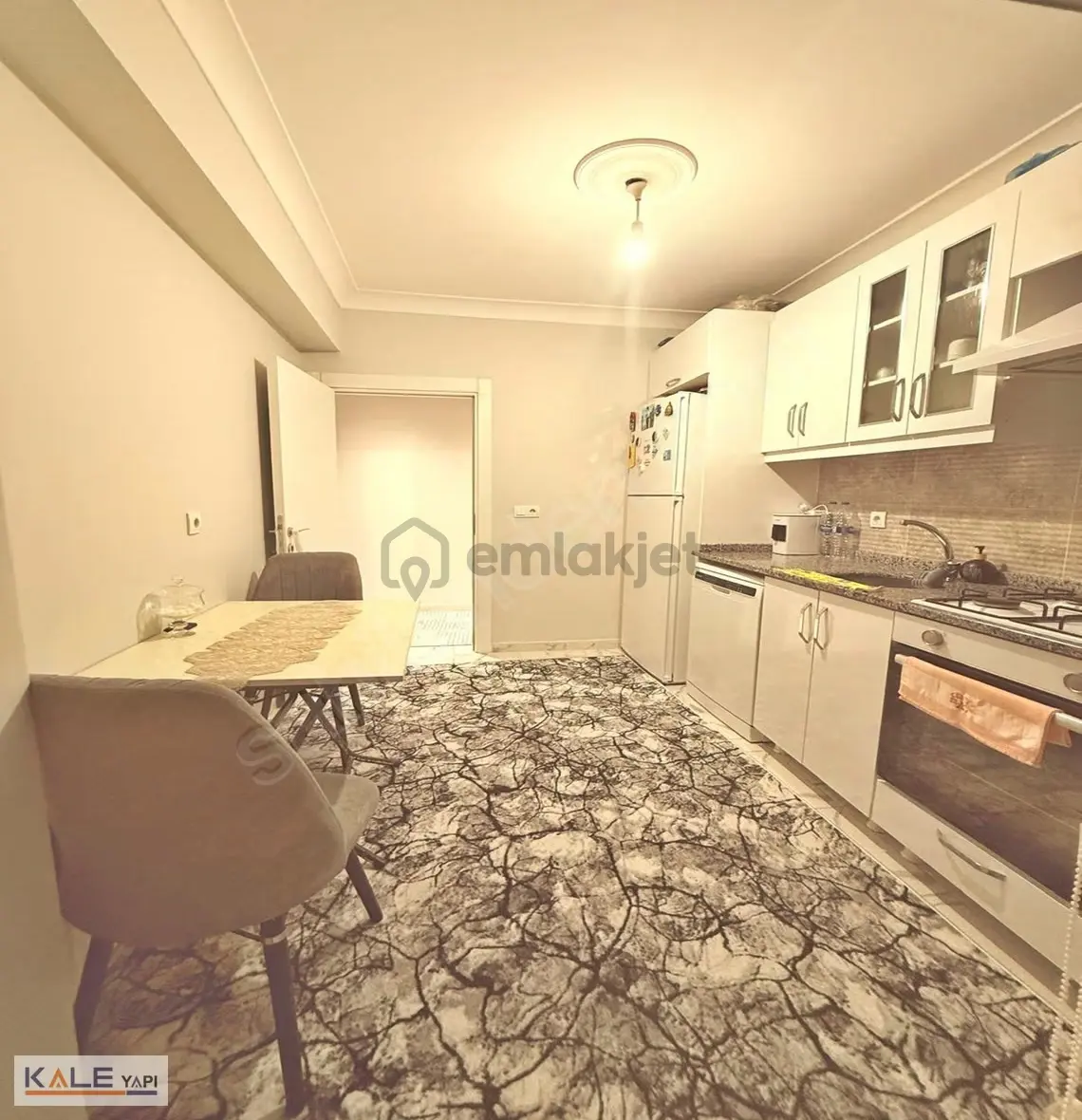 Göçmenlerin İçinde Dev Metrekare Aşiret Paket Daire - 23