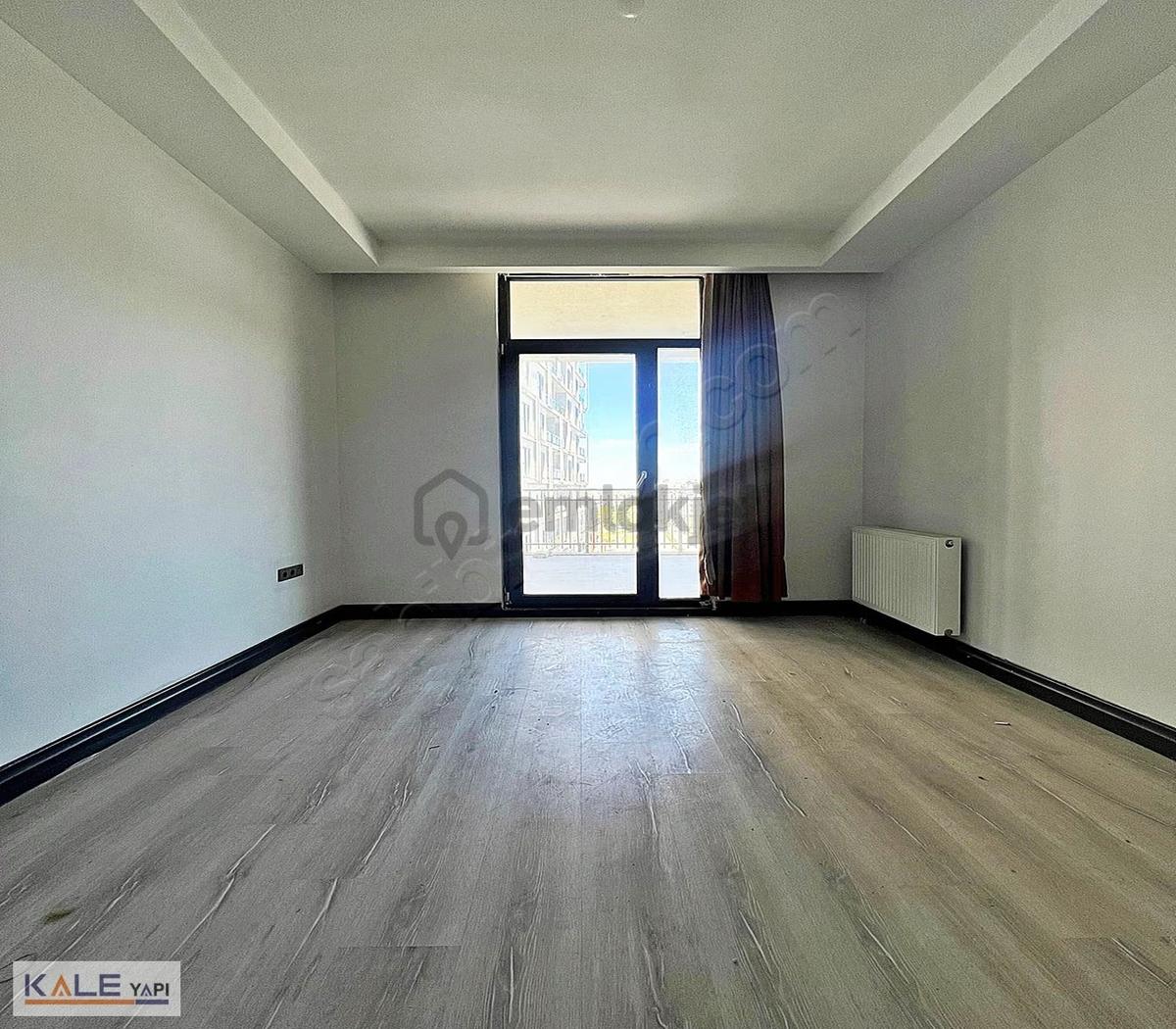 Bahçeşehir'de Dev Teras Keyfi Sunan Lüks 2+1 Satılık Daire - 20