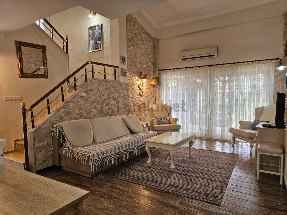 Burhaniye'de Denize Sıfır Sitede Satılık Müstakil 3+1 Villa - 13