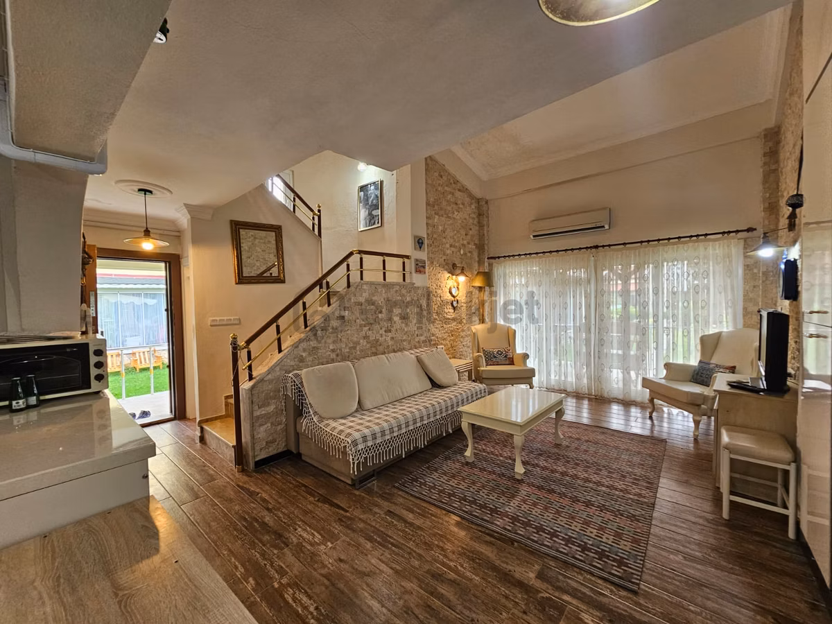 Burhaniye'de Denize Sıfır Sitede Satılık Müstakil 3+1 Villa - 10