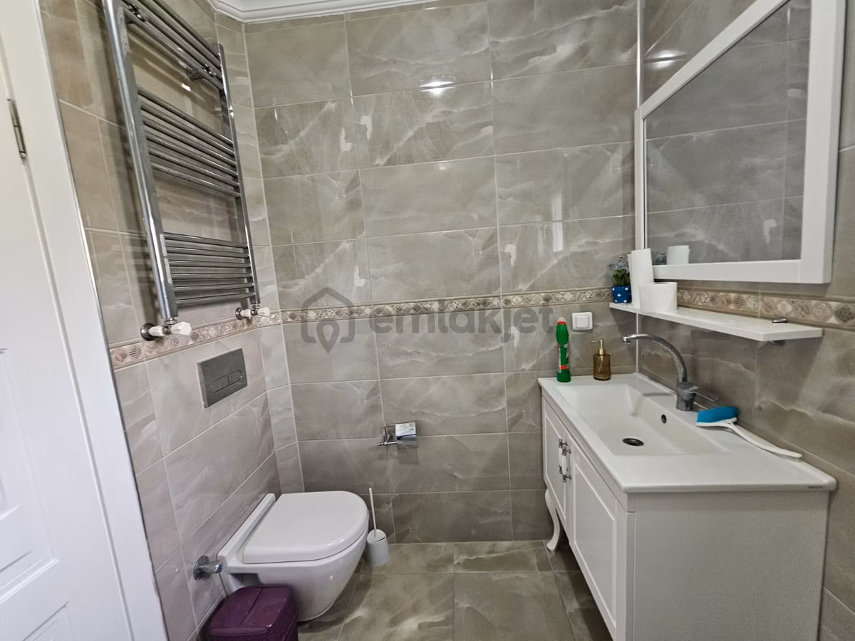 Burhaniye'de Denize Sıfır Sitede Satılık Müstakil 3+1 Villa - 18