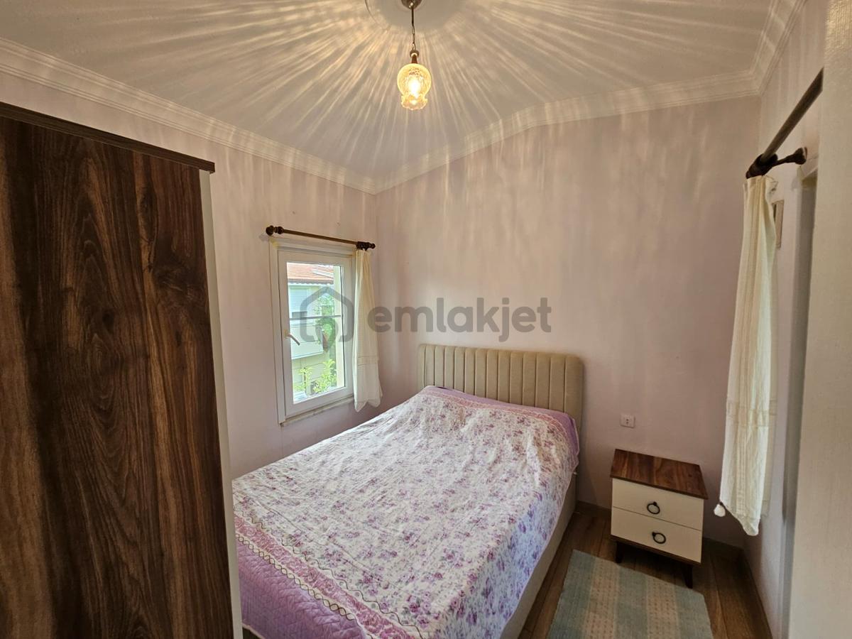 Burhaniye'de Denize Sıfır Sitede Satılık Müstakil 3+1 Villa - 27