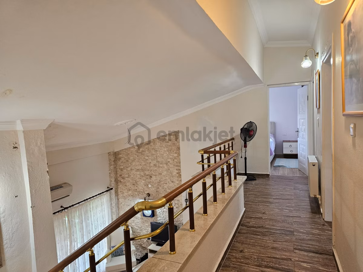 Burhaniye'de Denize Sıfır Sitede Satılık Müstakil 3+1 Villa - 16