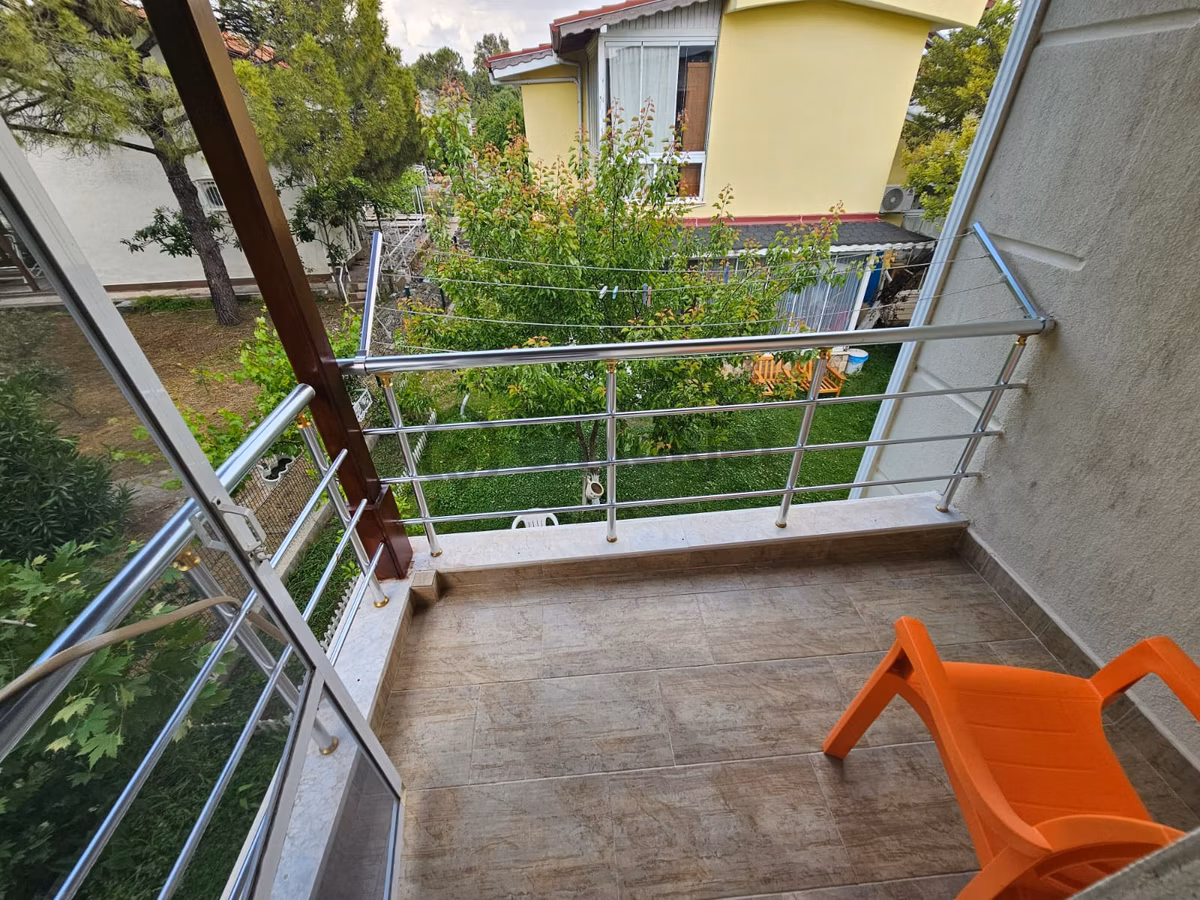 Burhaniye'de Denize Sıfır Sitede Satılık Müstakil 3+1 Villa - 22