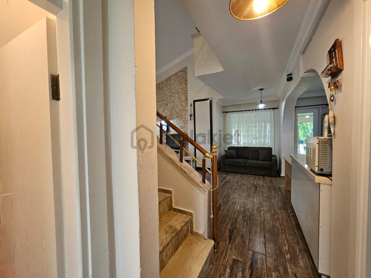 Burhaniye'de Denize Sıfır Sitede Satılık Müstakil 3+1 Villa - 11