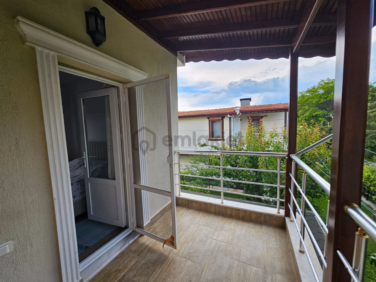 Burhaniye'de Denize Sıfır Sitede Satılık Müstakil 3+1 Villa - 25