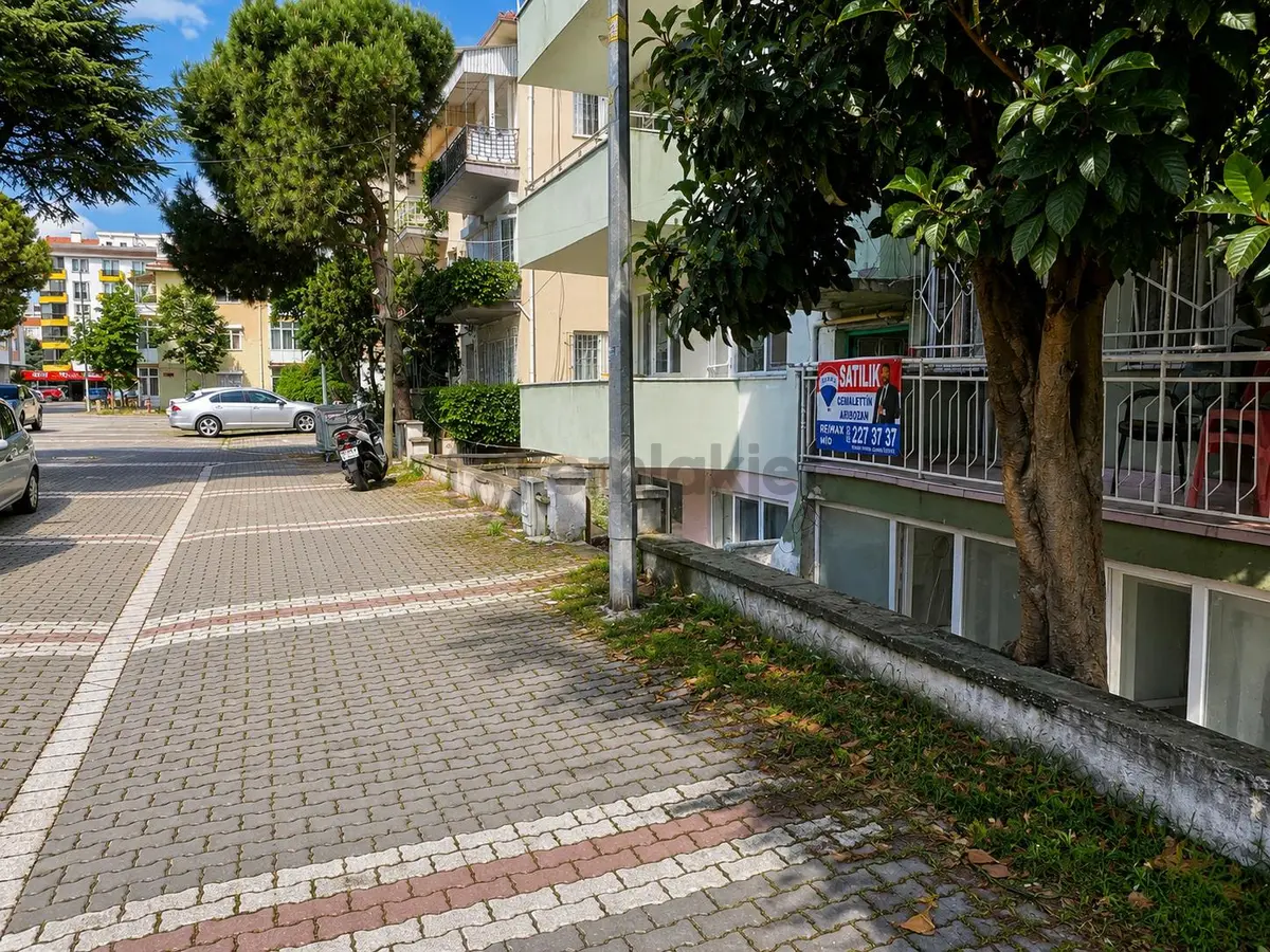 Remax Mid Bahçeli Evlerde Satılık 3+1 Daire - 3