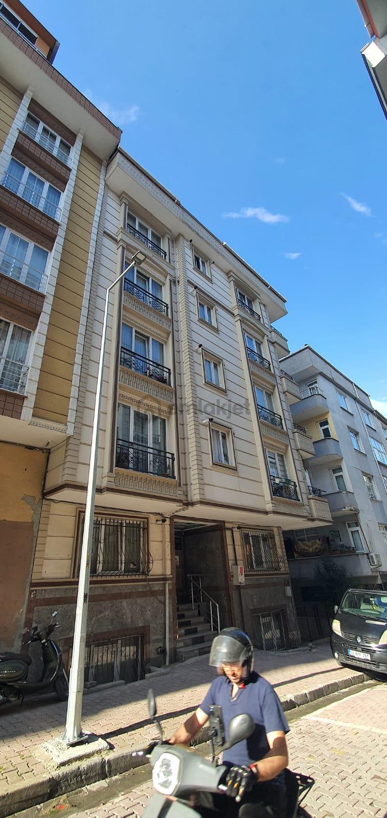 Bahçelievler Yenibosna'da Satılık 2+1 80m² Daire - 28