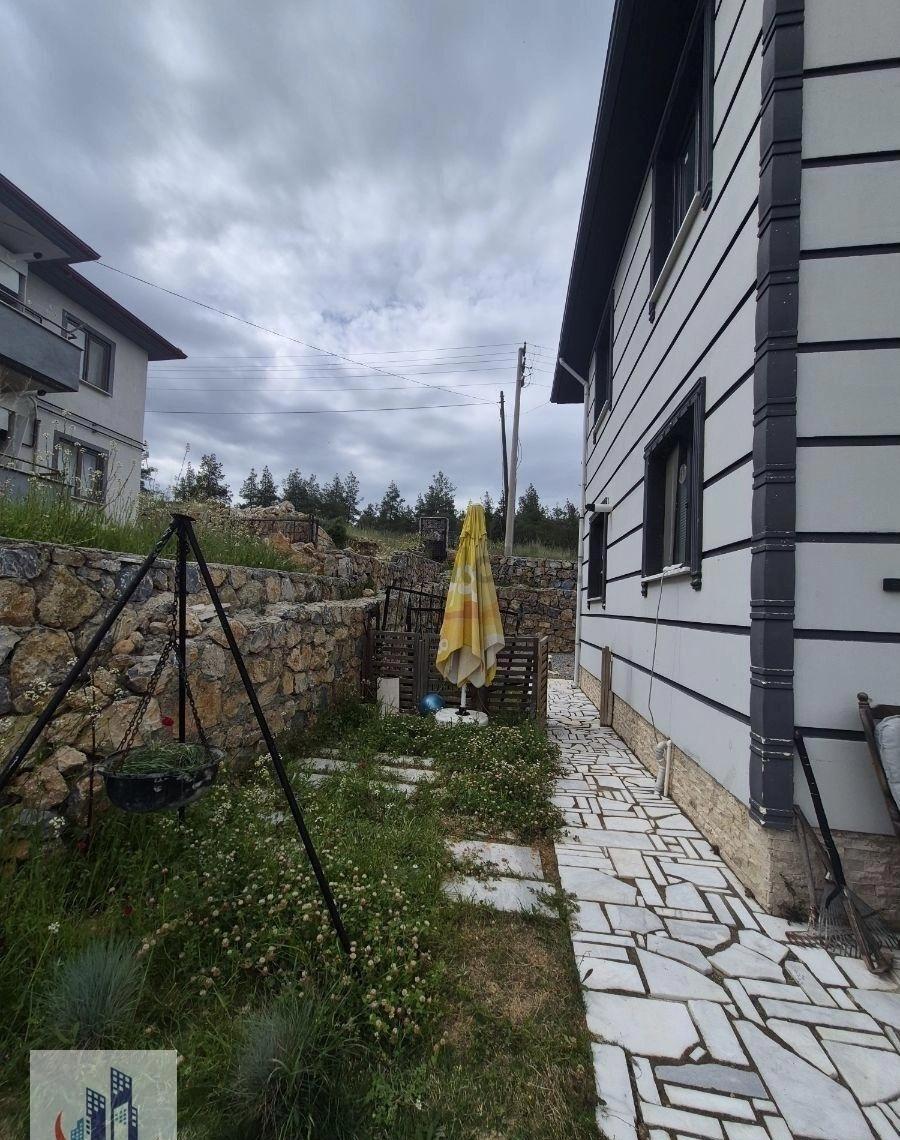 Akçaova Merkezde Ormana Sıfır Villa - 8