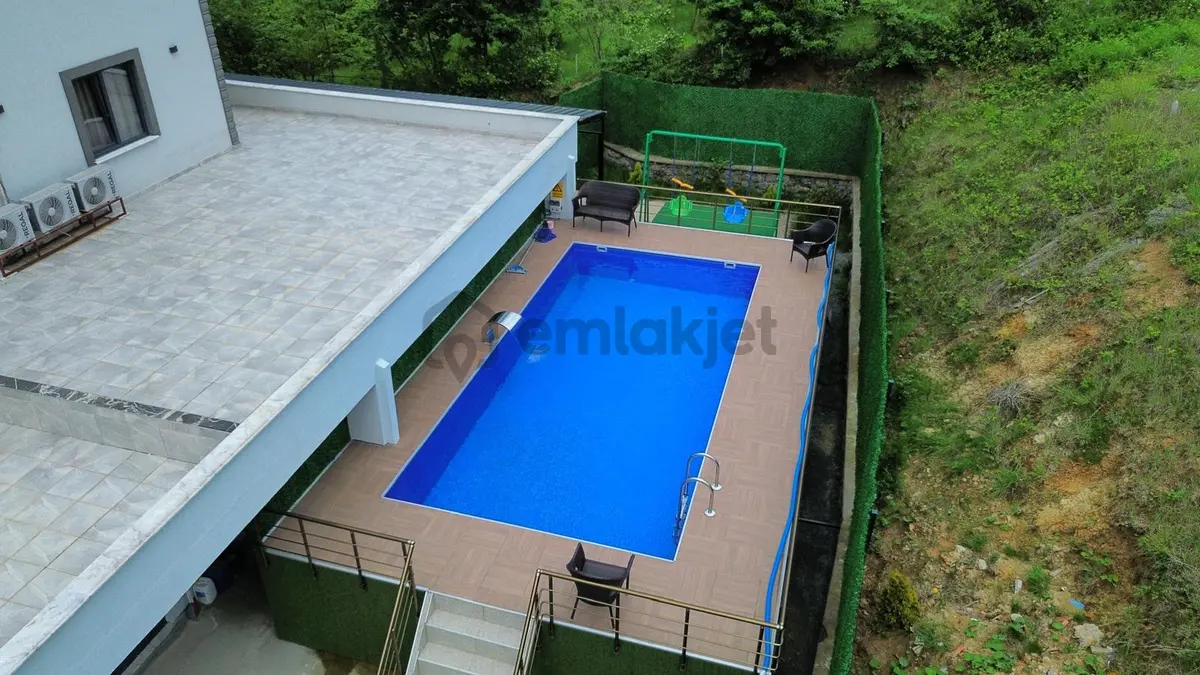 Trabzon'da Satılık Havuzlu Müstakil Bina - 4