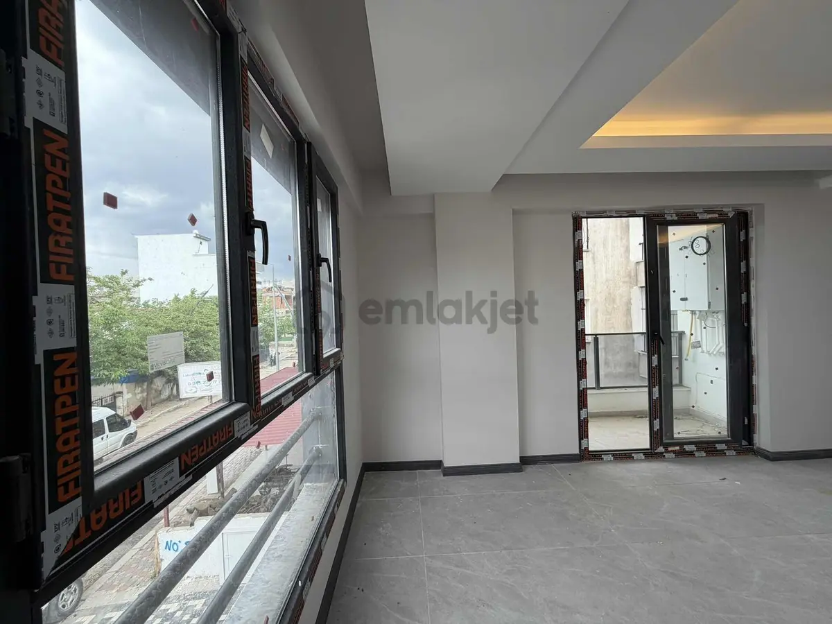 Bakan Dan Ara Kat Sıfır 1+1 Daire - 9