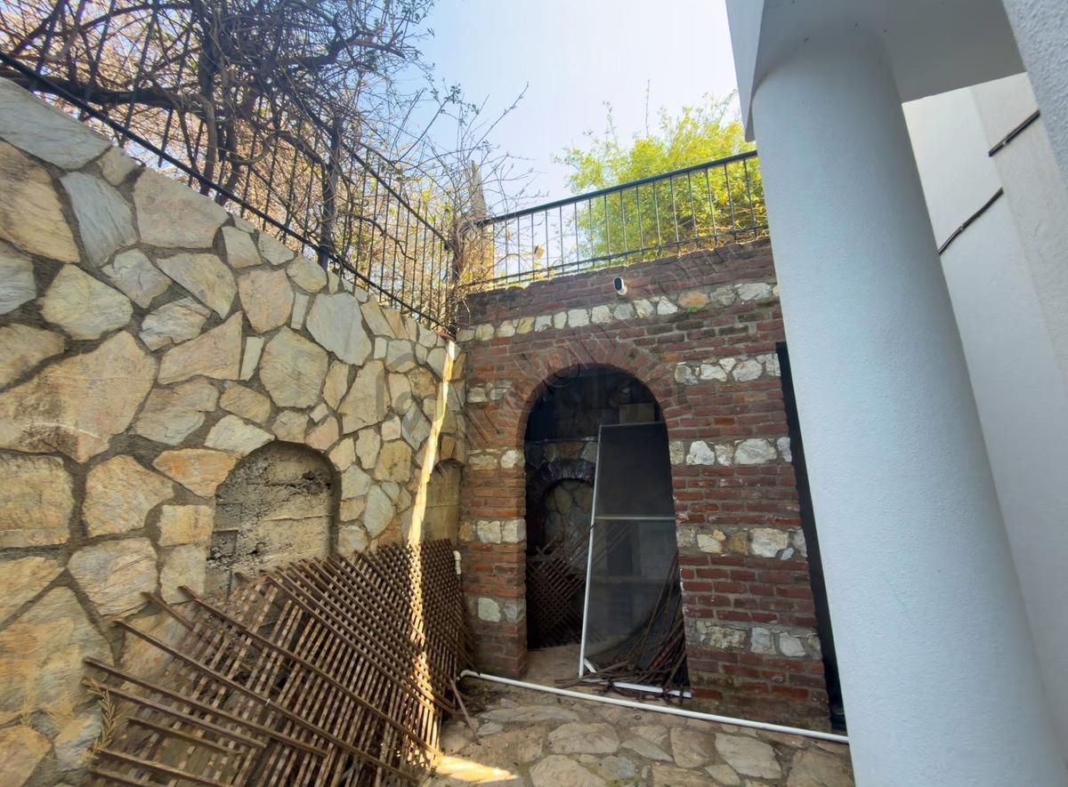 {üst Cadde}525m2 Arsa ,3 Normal Kat ,müstakil Villa - 8