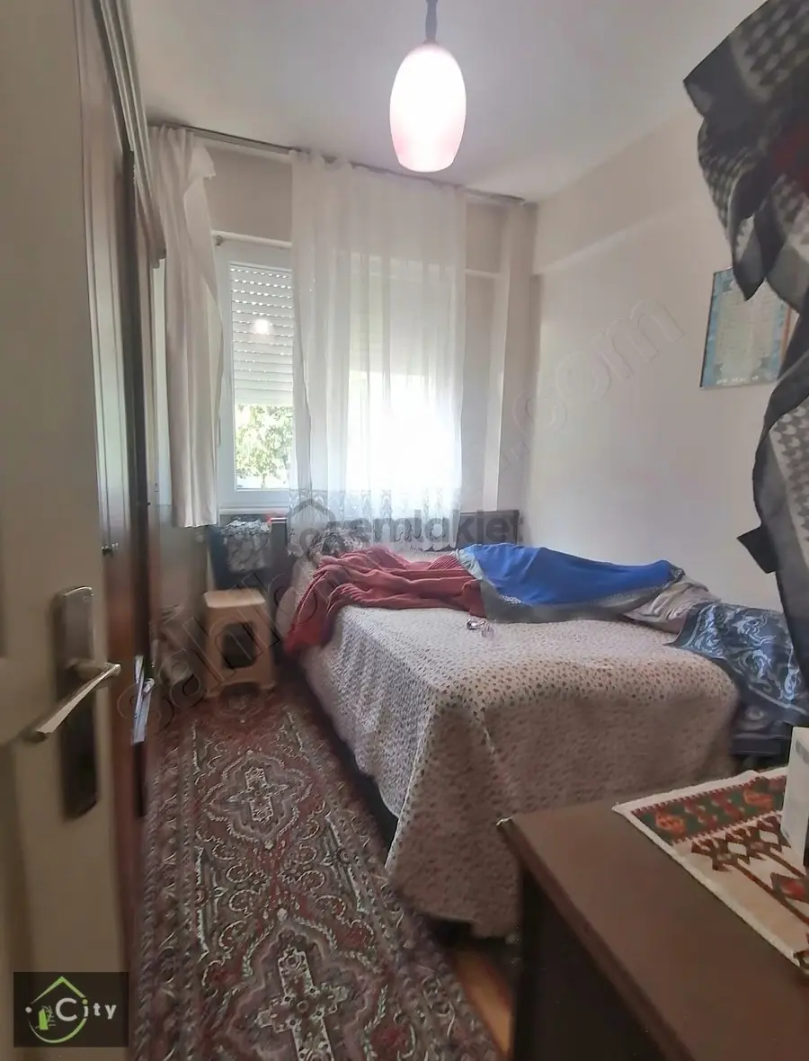 Fatih Çapa Emrullah Efendi Sokakta 2+1 . 75 M2. 2.kat Çit Cephe - 14