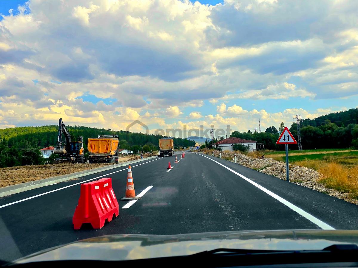 Kütahya Emet Örencik'te Köy Otoyol Elk Su Çay Yanı 1463 M² Bakımlı Tarla. Açıklamada - 17