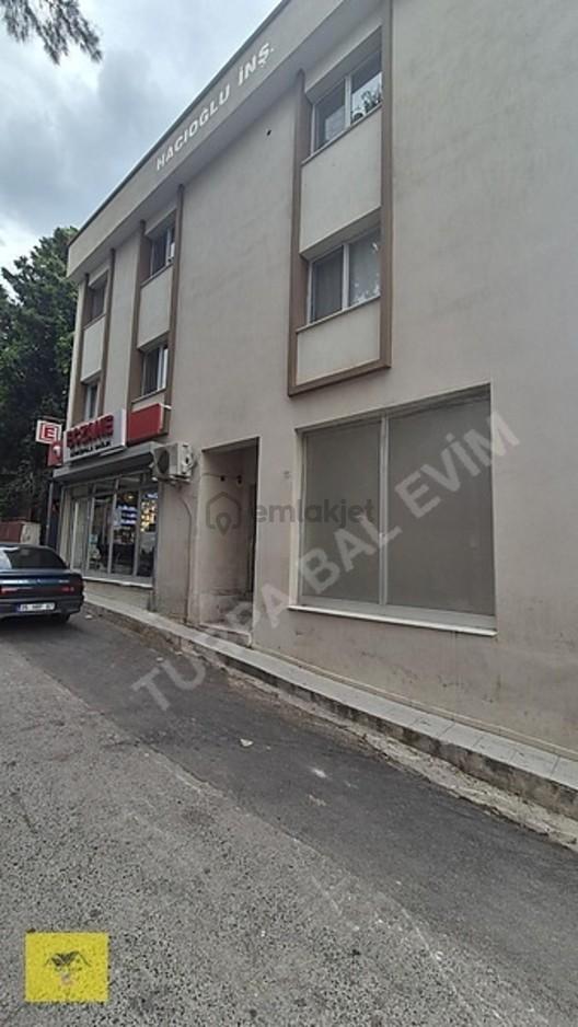 Bayraklı'da Satılık 75m² Köşe Başı Dükkan - 2