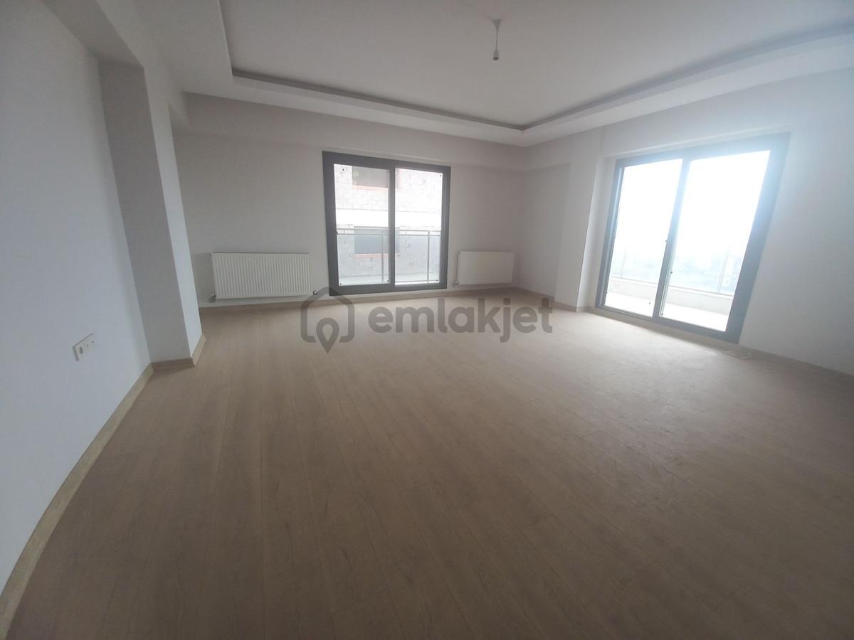 Kurtuluş Mahallesinde 170m2 - 3+1 Lüx Daire Kiralık - 28
