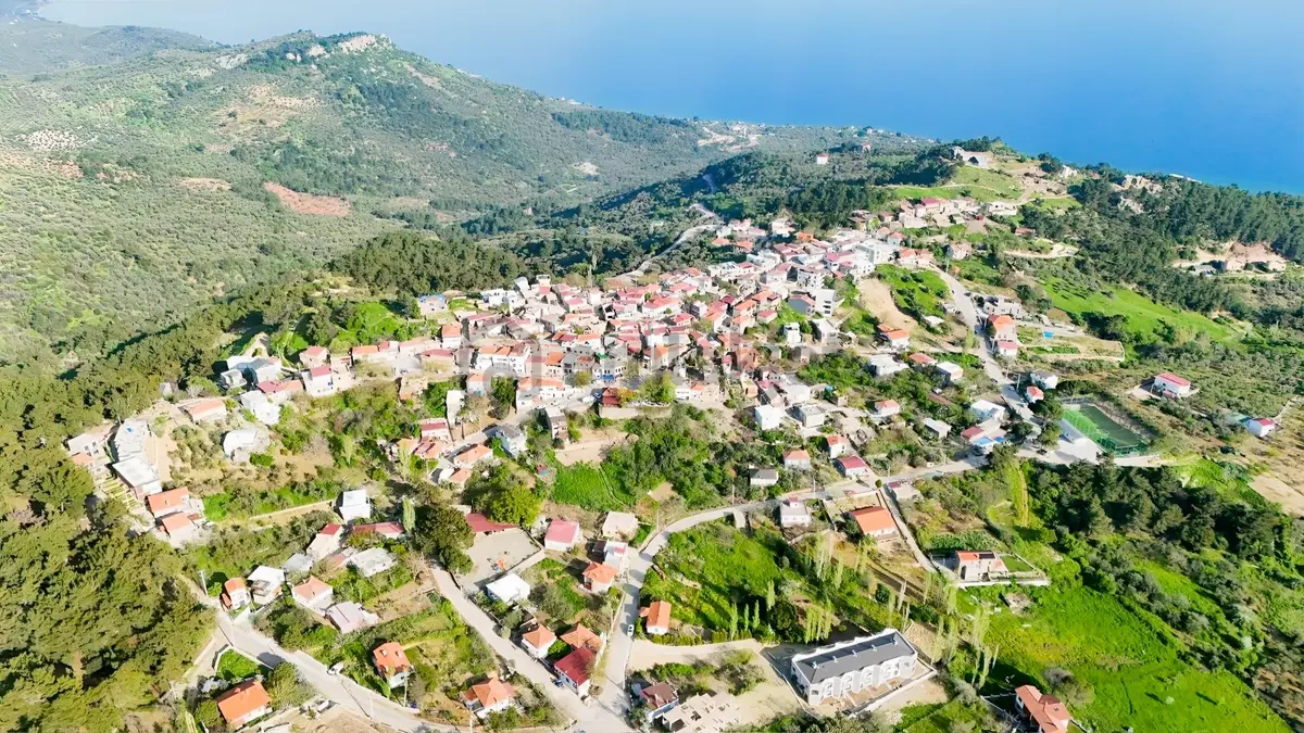 Assos Sazlı Köyünde 3+1 Müstakil Taş Ev