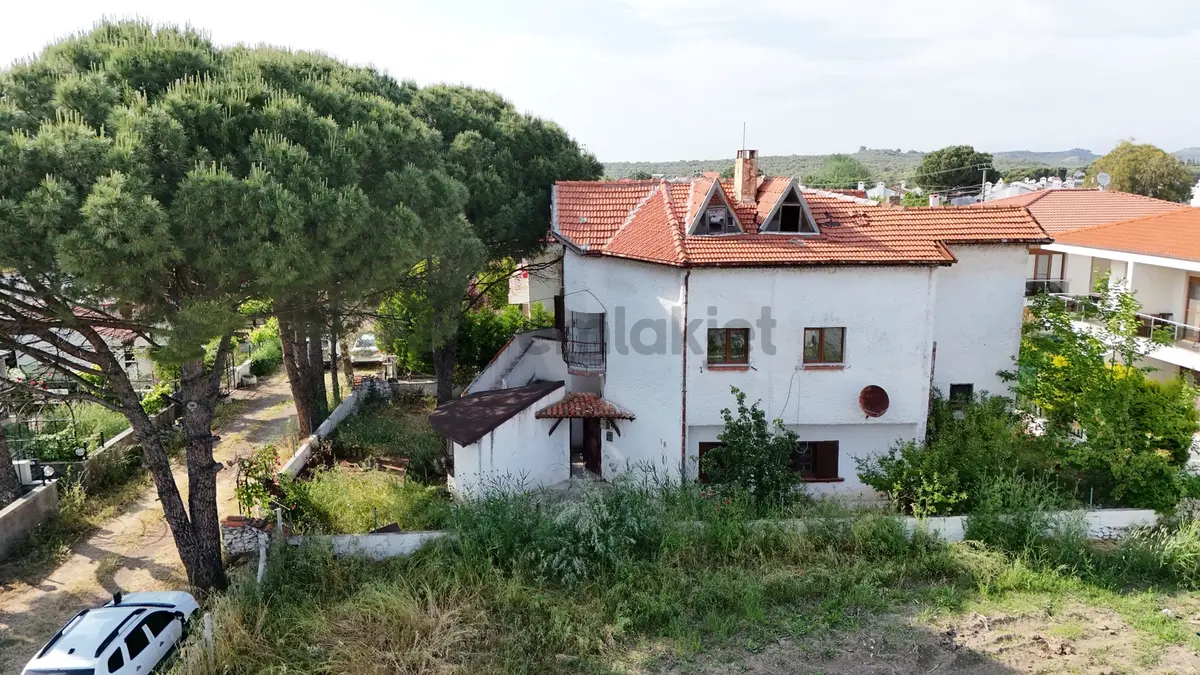 Altınova Sahilde 400 M2 Arsa İçerisinde Müstakil Villa - 22