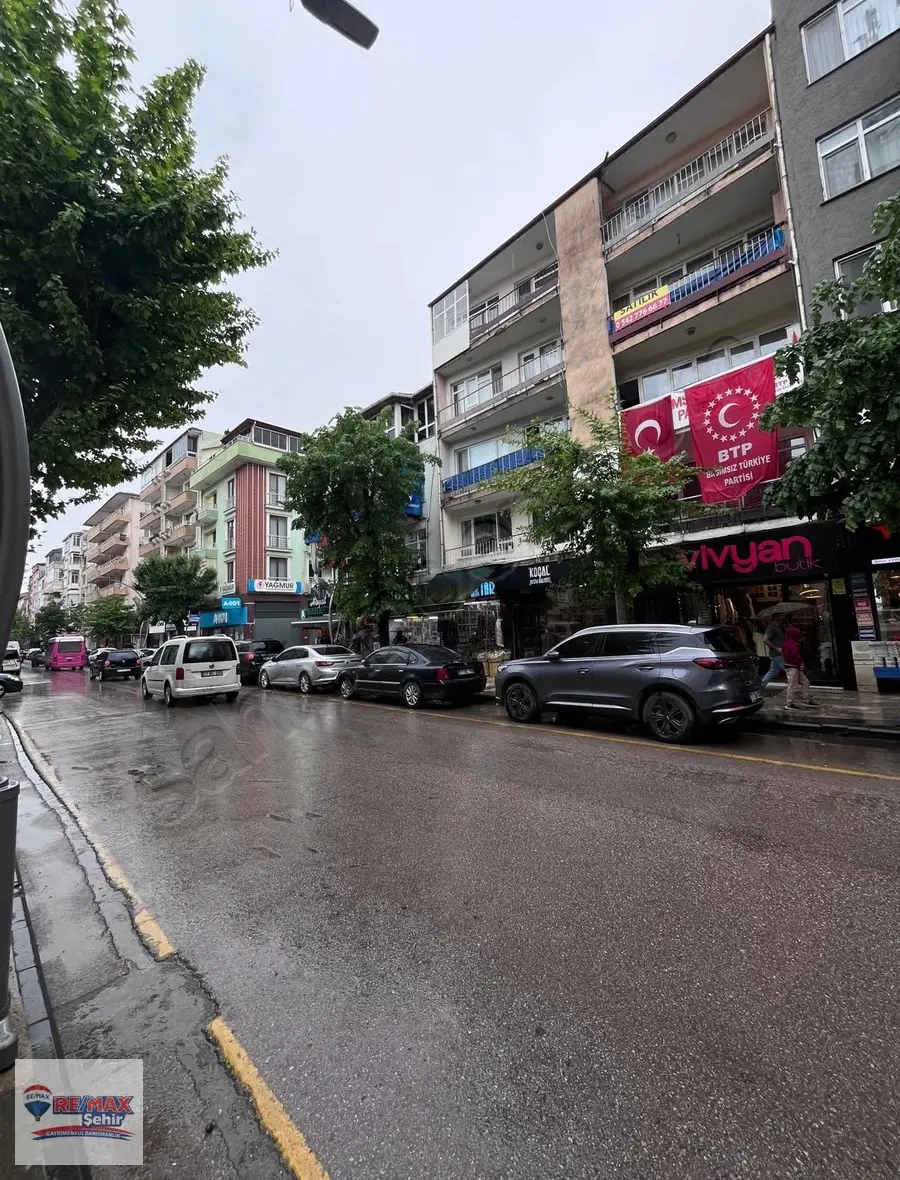 Re/max Şehir Yalova'dan Merkezde Satılık 3+1 Daire - 4