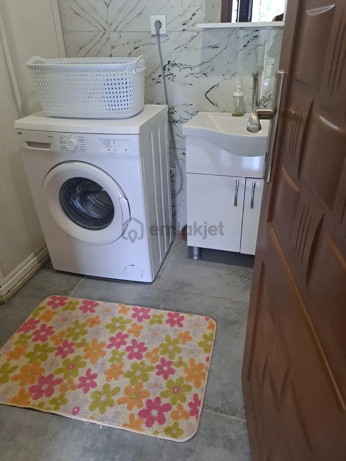 Stop’tan Geniş 1+1 Eşyalı Ahşap Ev - 11