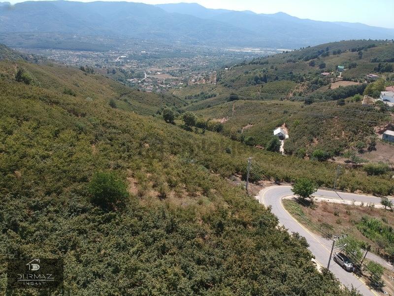 Asfalt Kenarı! 700 M² İmarlı Manzaralı Arsa - 3
