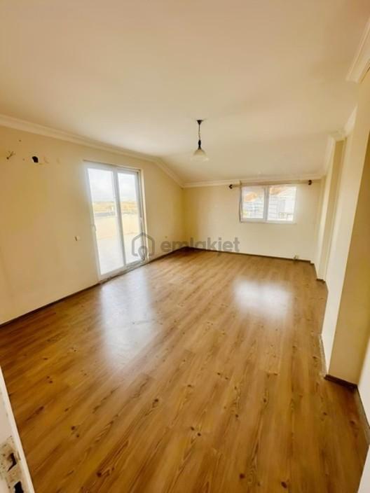 Kadriye'nin En Büyük Evi Satılıktır
