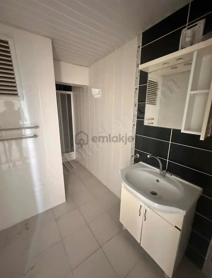 Kadriye'nin En Büyük Evi Satılıktır - 5