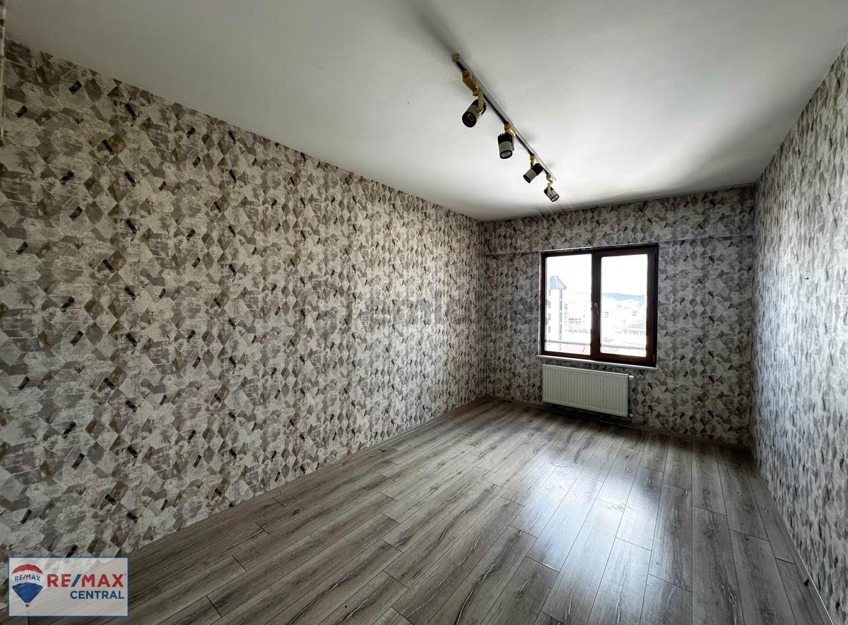 Re/max Centraldan Site İçinde 10.kat Güney Cephe Geniş 4+1 - 26