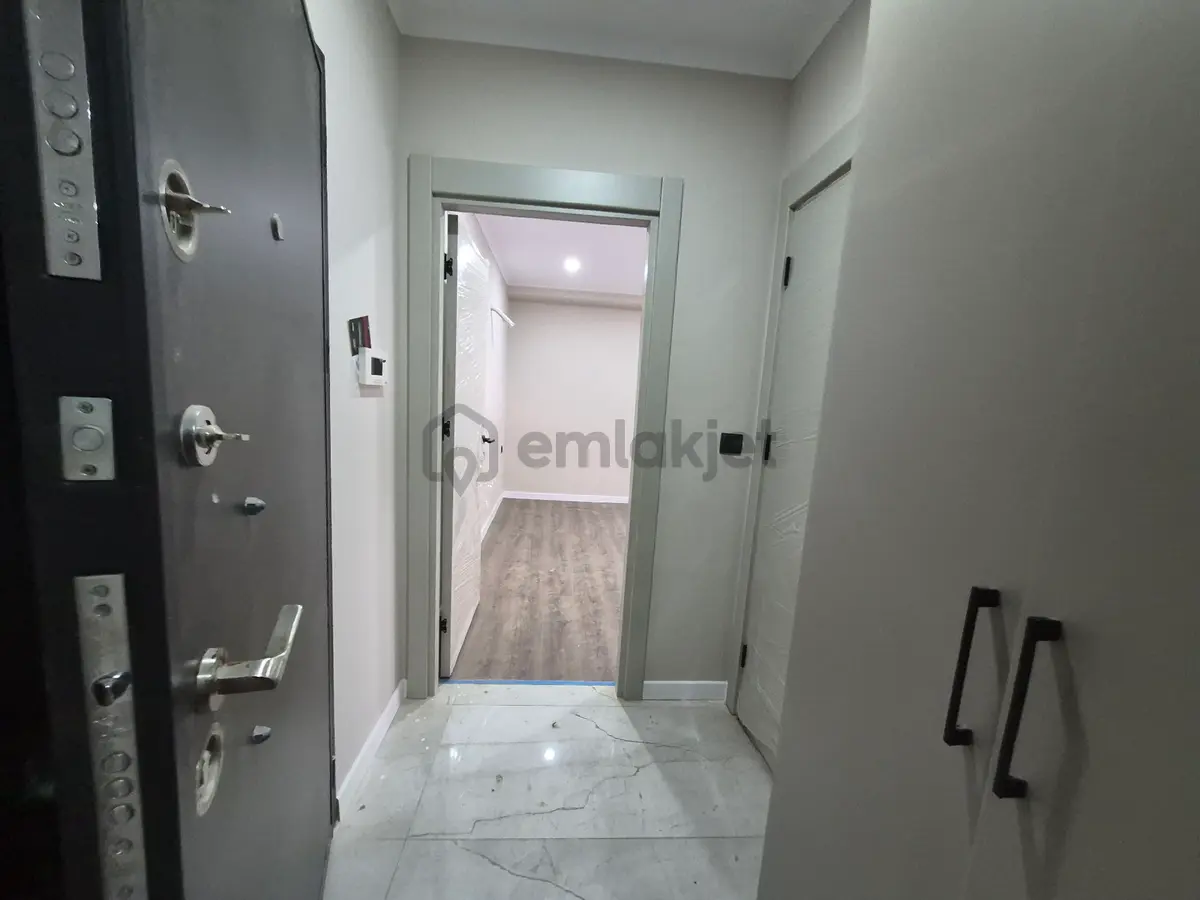 Sıfır Binada 1+1 Bahce Katı I - 13
