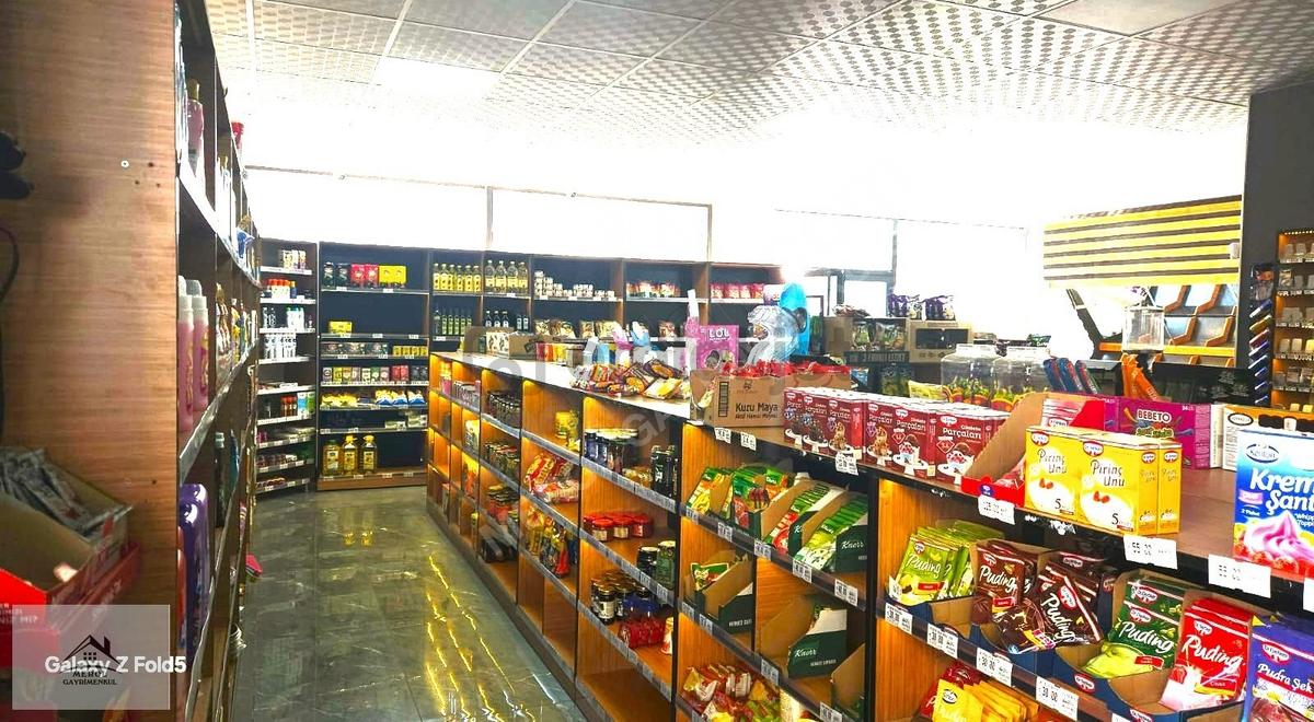 Karşıyaka İmbatlı'da 150 M² Köşe Dükkan - 11