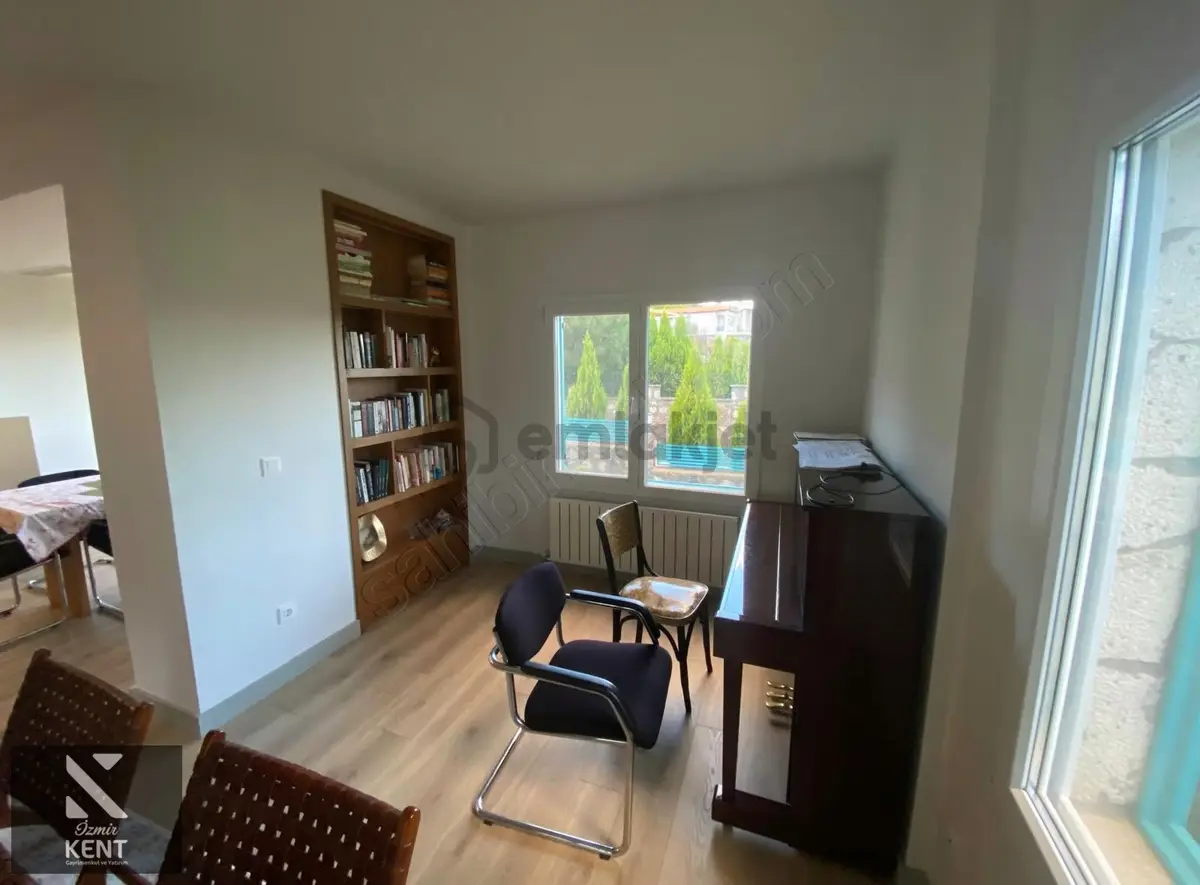 Kemalpaşa Çınar Satılık 6+1 Havuzlu Villa 280 M2 - 22