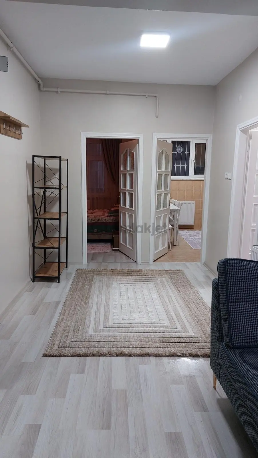 Sultanselim Mahallesinde Eşyalı Cadde Üstünde Daire - 14
